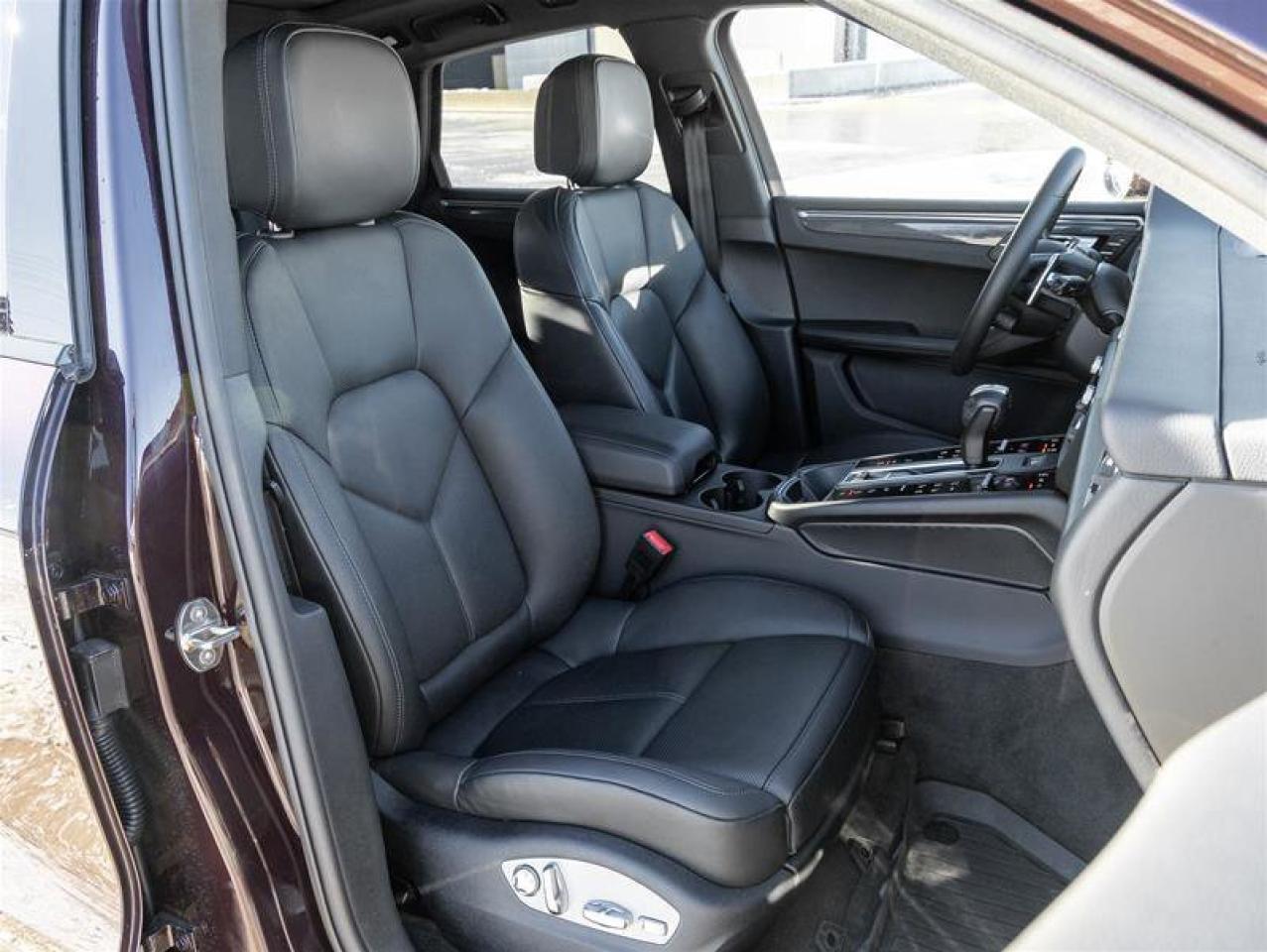 2023 Porsche Macan S AWD Premium Pkg Plus Porsche Torque Vectoring Pl Photo