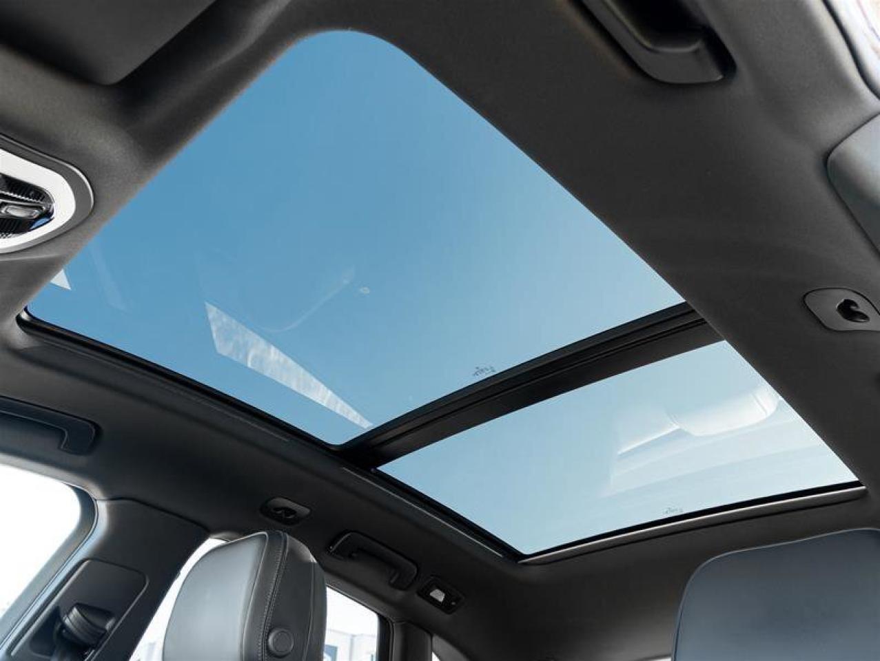 2023 Porsche Macan S AWD Premium Pkg Plus Porsche Torque Vectoring Pl Photo