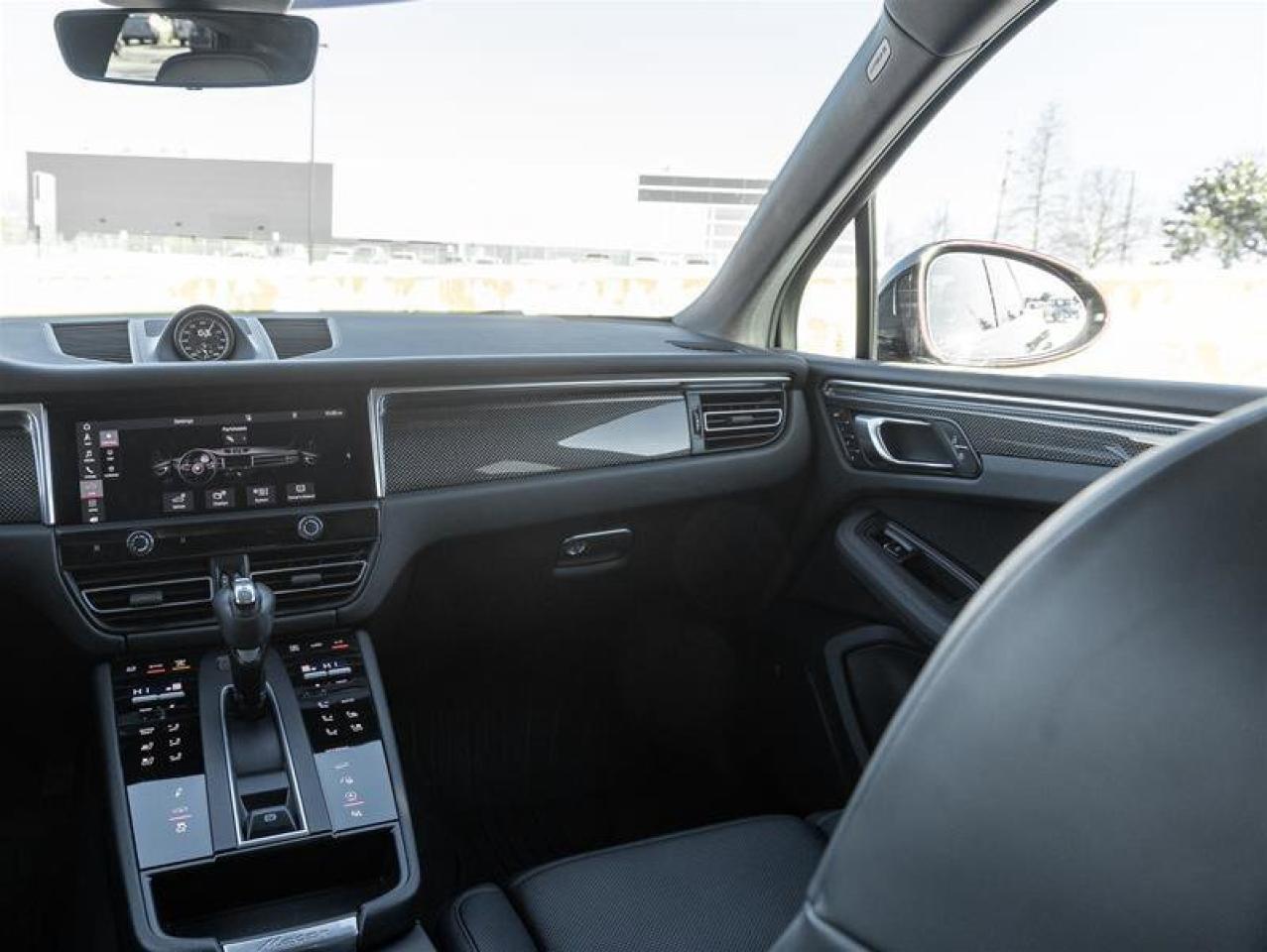 2023 Porsche Macan S AWD Premium Pkg Plus Porsche Torque Vectoring Pl Photo