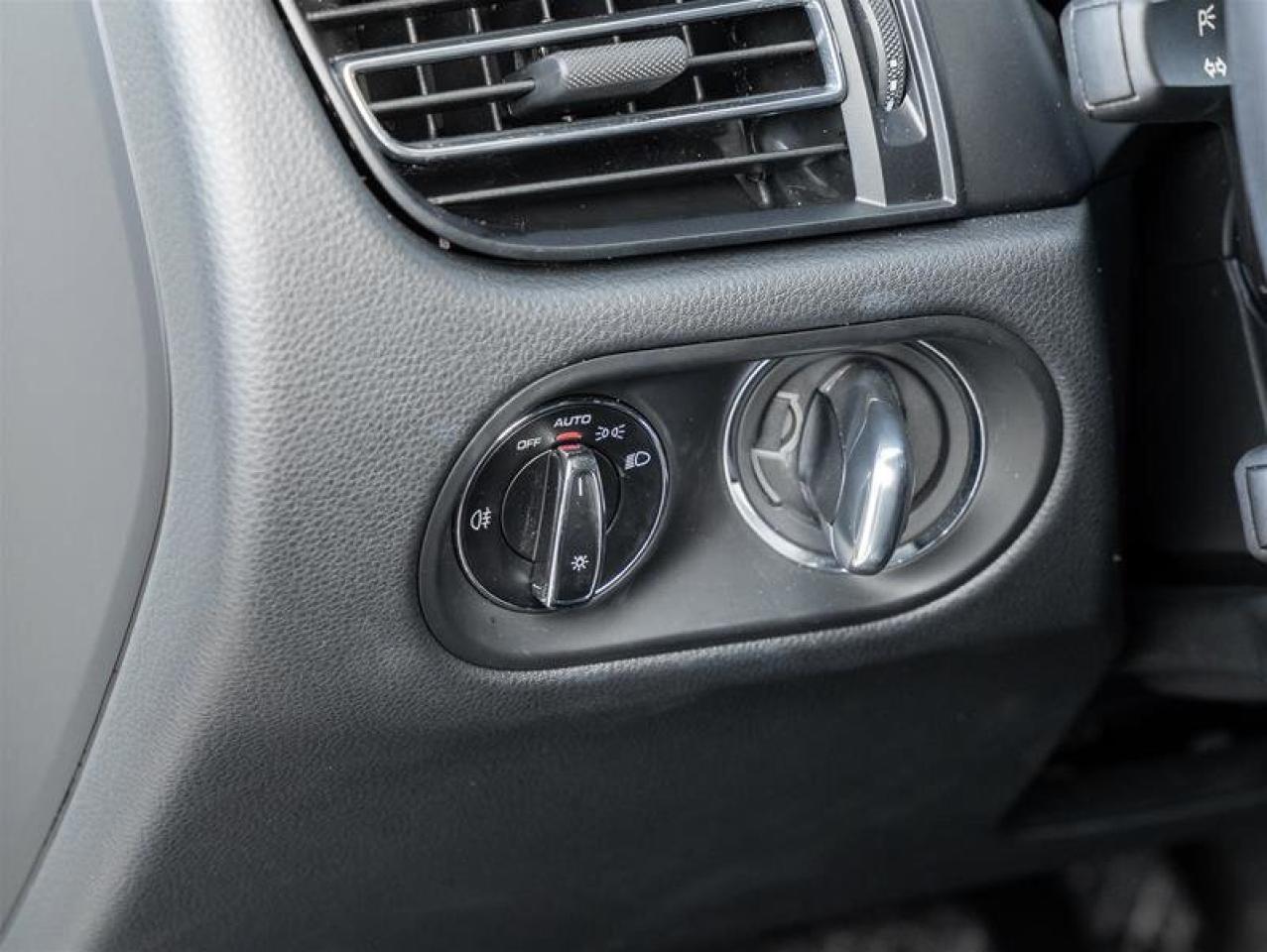 2023 Porsche Macan AWD CPO Premium Pkg Plus  20 Macan S Wheels in Hig Photo