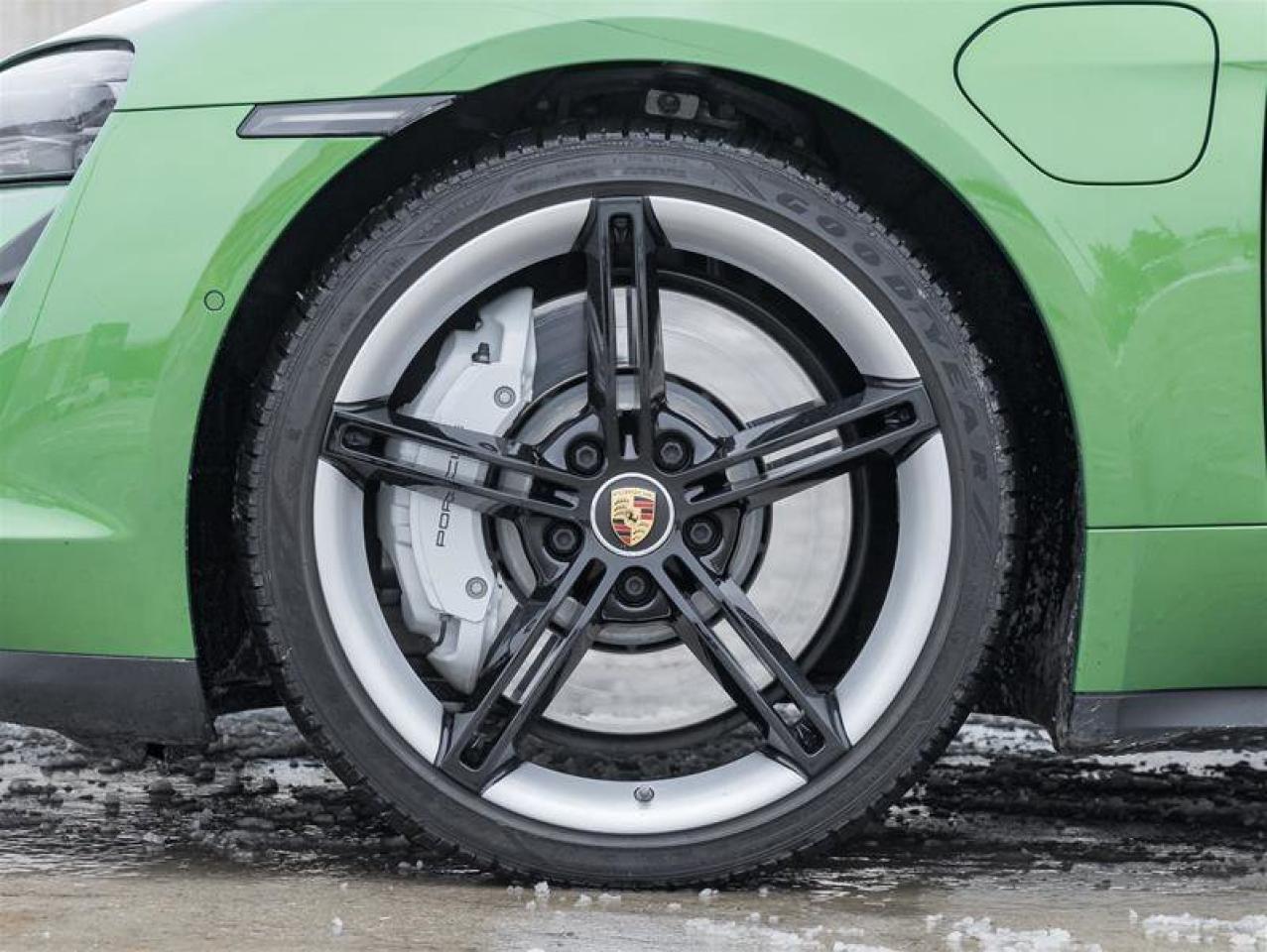 2022 Porsche Taycan 4S AWD Performance Battery Plus Premium Pkg Tech P Photo