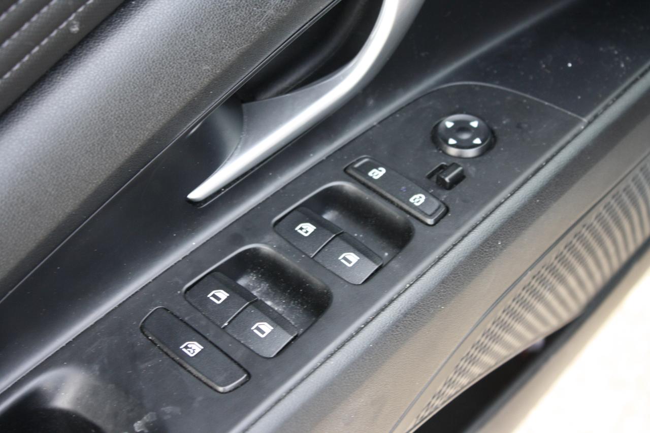 2022 Hyundai Elantra Preferred IVT w-Sun & Tech Package Photo