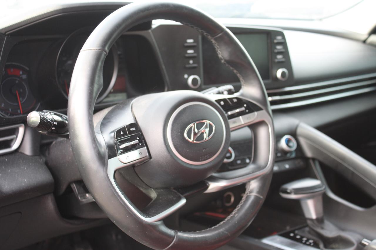 2022 Hyundai Elantra Preferred IVT w-Sun & Tech Package Photo