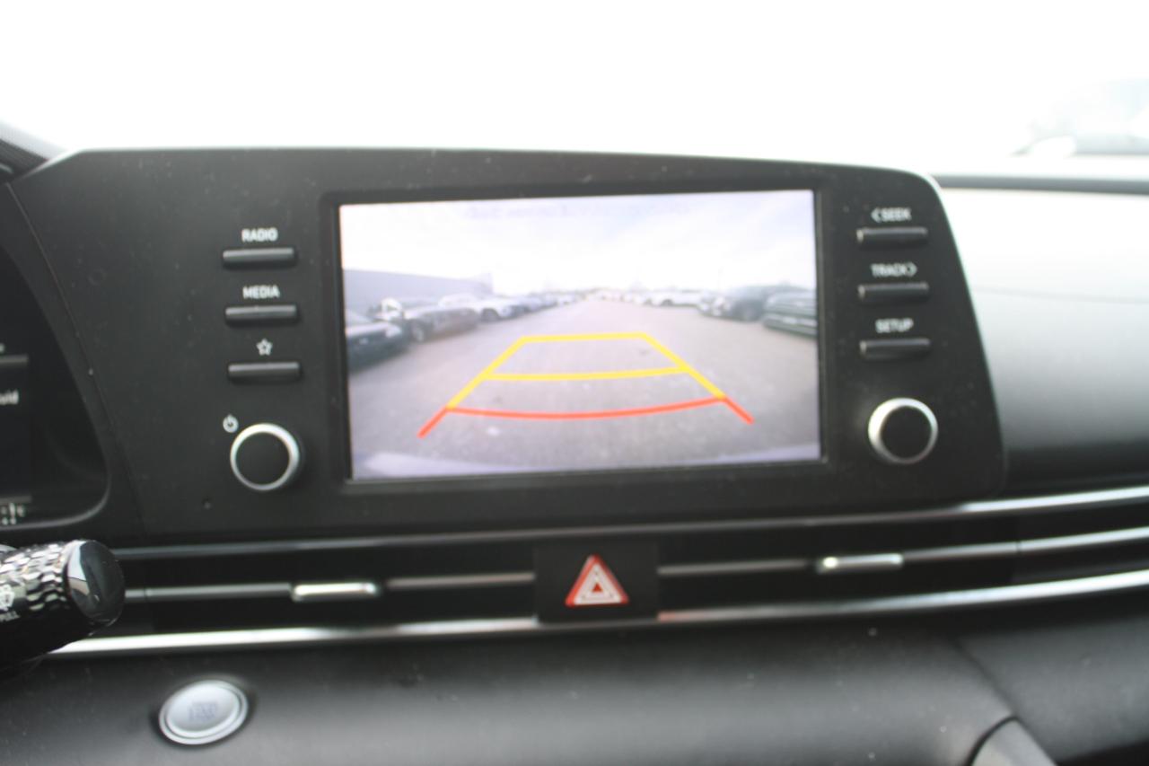 2022 Hyundai Elantra Preferred IVT w-Sun & Tech Package Photo