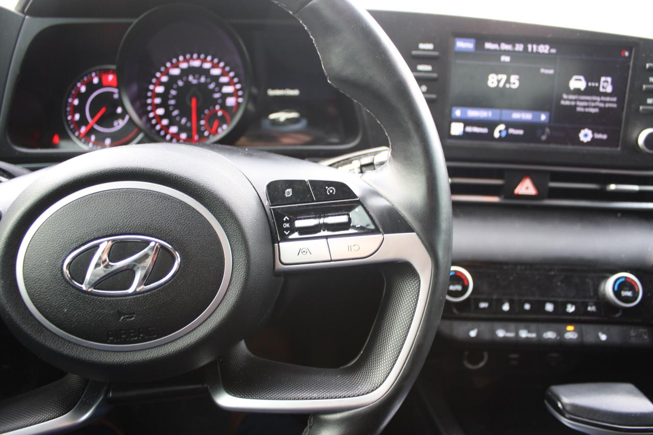 2022 Hyundai Elantra Preferred IVT w-Sun & Tech Package Photo