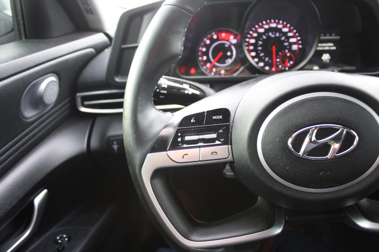 2022 Hyundai Elantra Preferred IVT w-Sun & Tech Package Photo