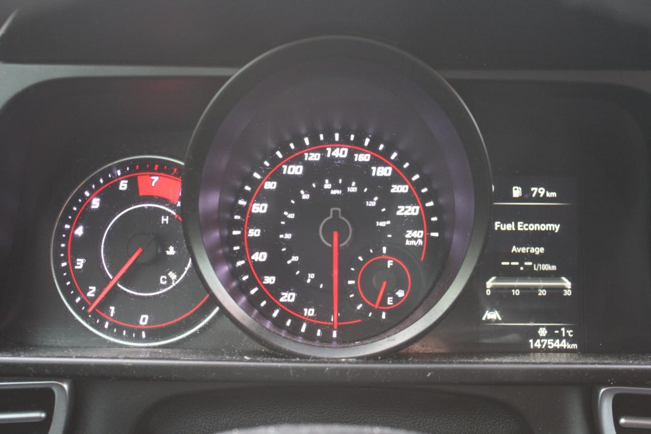 2022 Hyundai Elantra Preferred IVT w-Sun & Tech Package Photo