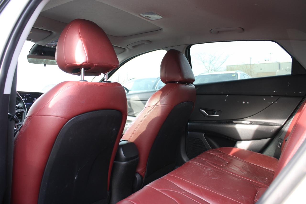 2022 Hyundai Elantra Preferred IVT w-Sun & Tech Package Photo