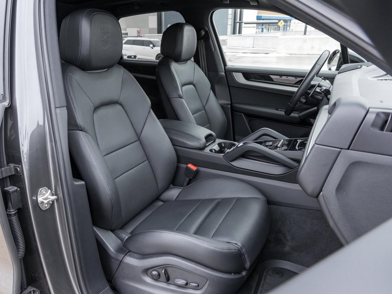 2024 Porsche Cayenne AWD Premium Pkg Plus Extended Exterior Package in Photo