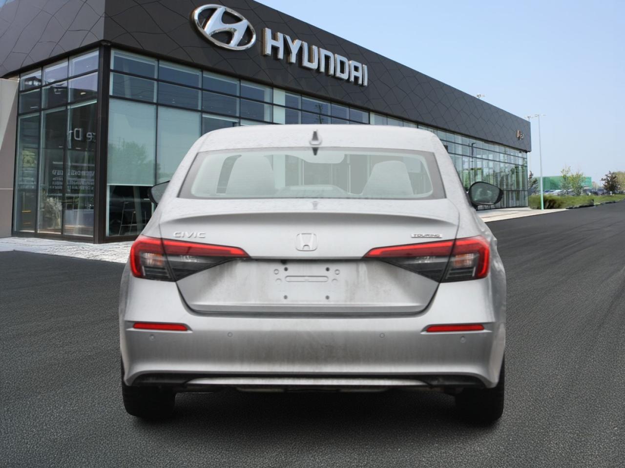 2022 Honda Civic Sedan Touring / Leather / Bose Audio / Navigation Photo4