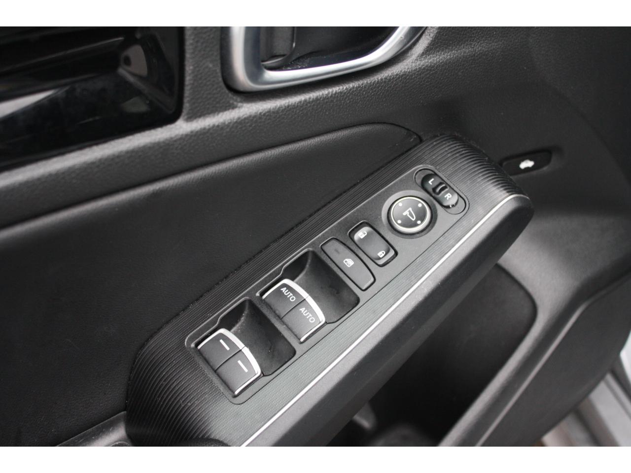 2022 Honda Civic Sedan Touring / Leather / Bose Audio / Navigation Photo