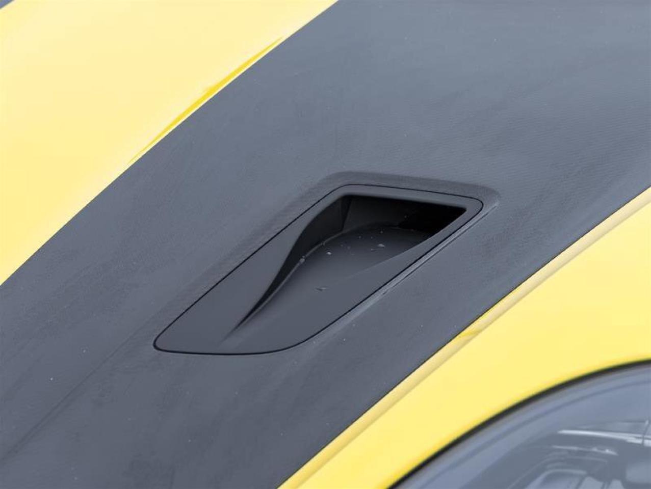 2025 Porsche 718 Cayman GT4 RS Coupe Porsche Ceramic Composite Brakes Fron Photo