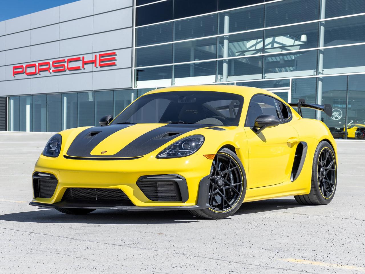 2025 Porsche 718 Cayman GT4 RS Coupe Porsche Ceramic Composite Brakes Fron Photo
