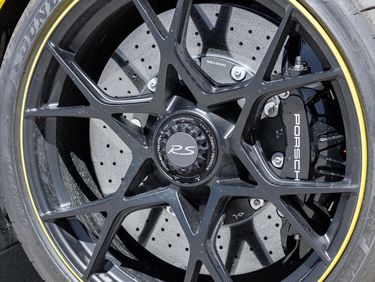 2025 Porsche 718 Cayman GT4 RS Coupe Porsche Ceramic Composite Brakes Fron Photo