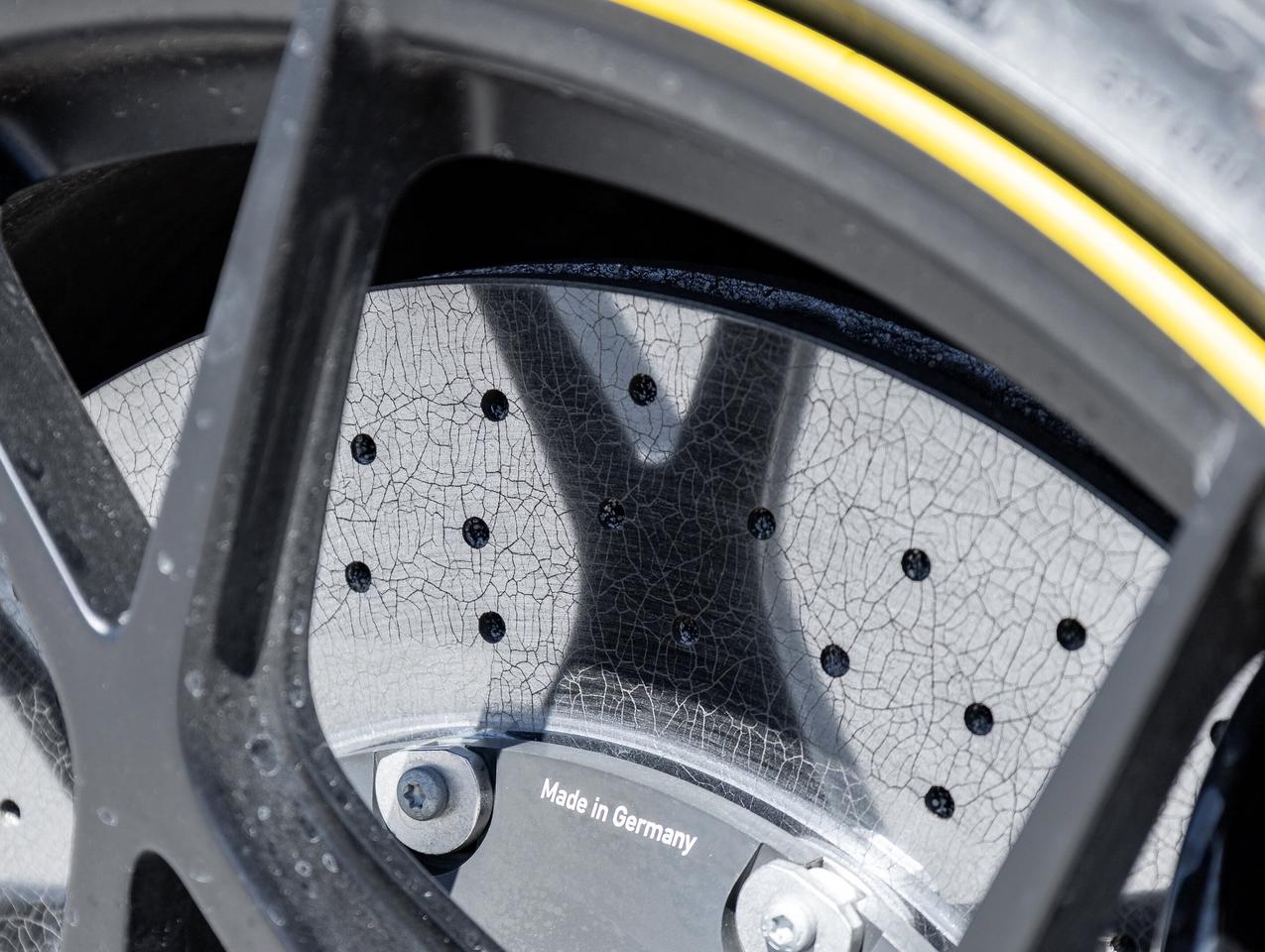 2025 Porsche 718 Cayman GT4 RS Coupe Porsche Ceramic Composite Brakes Fron Photo