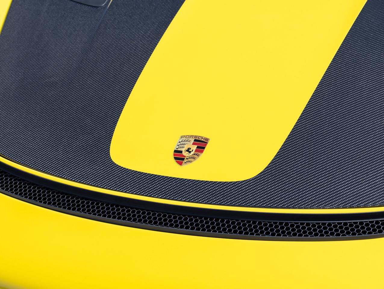 2025 Porsche 718 Cayman GT4 RS Coupe Porsche Ceramic Composite Brakes Fron Photo