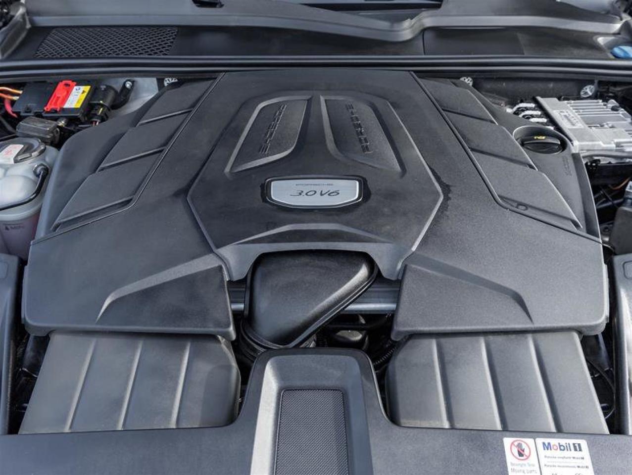 2022 Porsche Cayenne AWD Premium Plus Pkg Sport Chrono Pkg 21 RS Spyder Photo