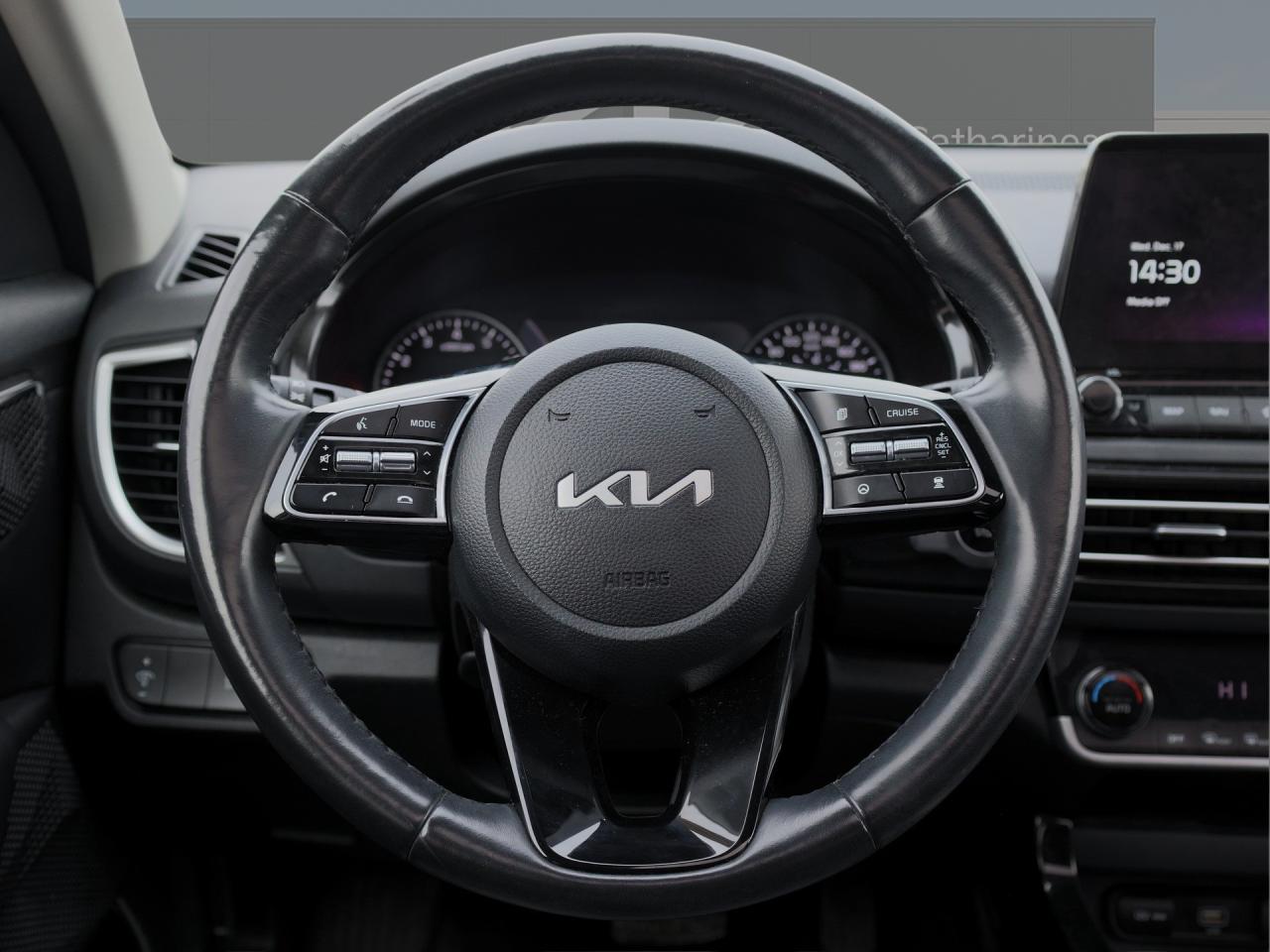 2023 Kia Seltos EX Premium   Navigation   Smart Cruise   Cool Seat Photo