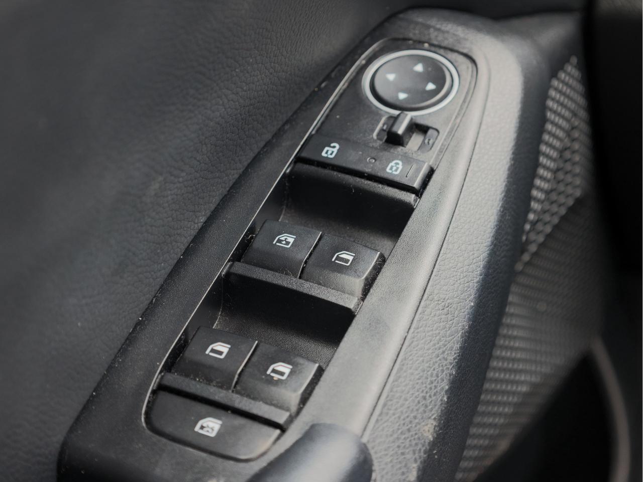 2023 Kia Seltos EX Premium   Navigation   Smart Cruise   Cool Seat Photo