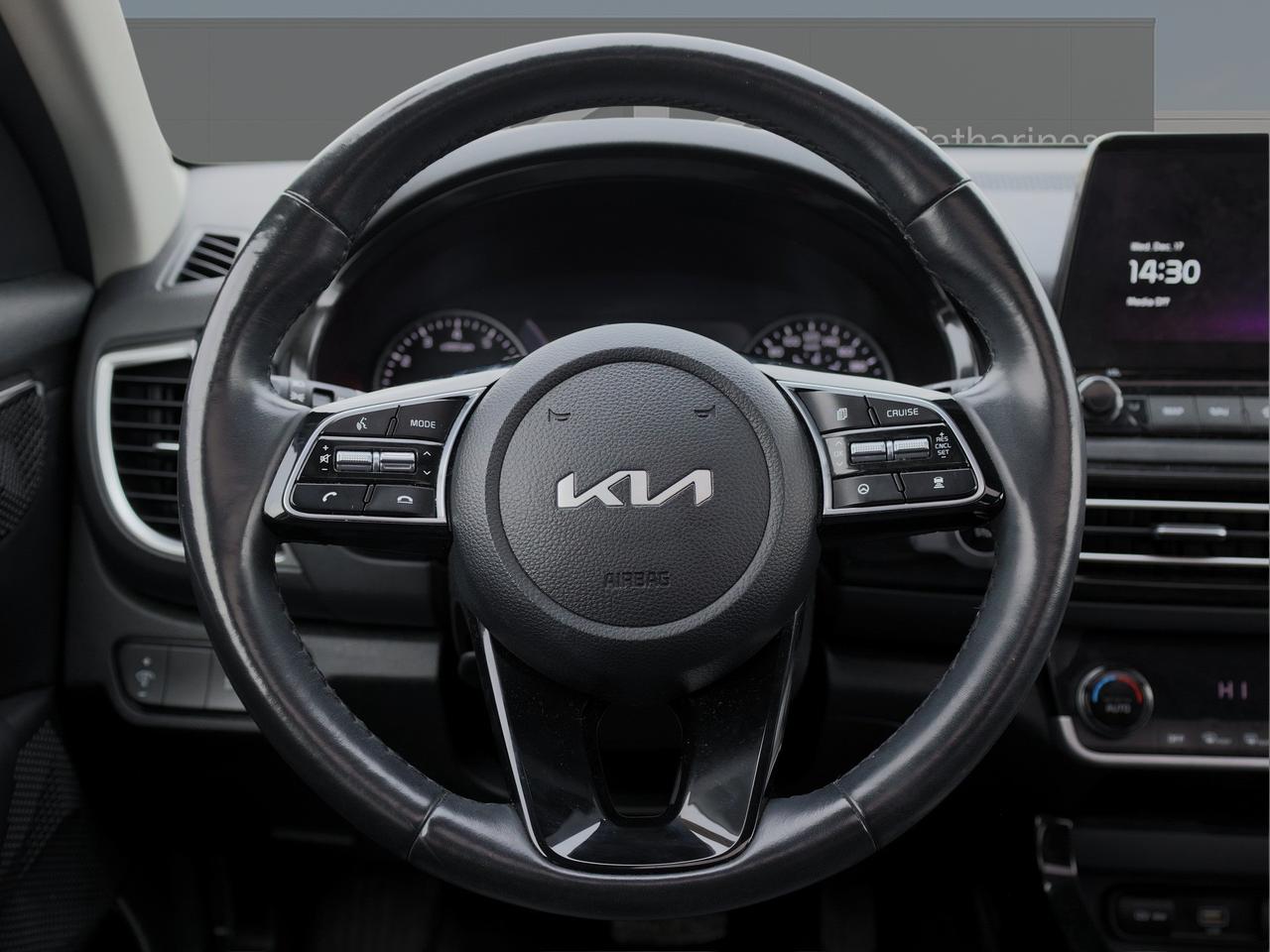 2023 Kia Seltos EX Premium   Navigation   Smart Cruise   Cool Seat Photo