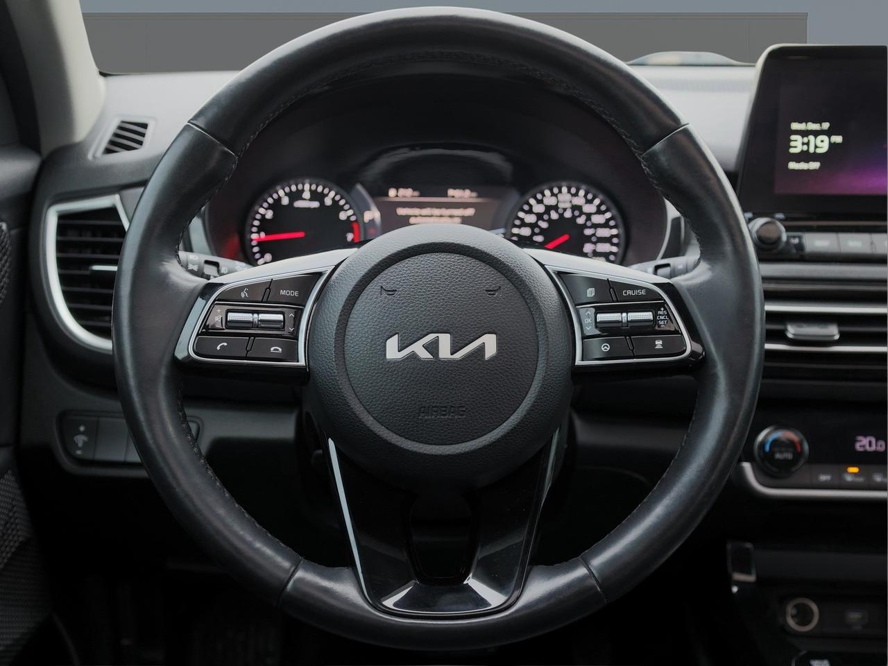 2023 Kia Seltos EX Premium   Navigation   Smart Cruise   Cool Seat Photo