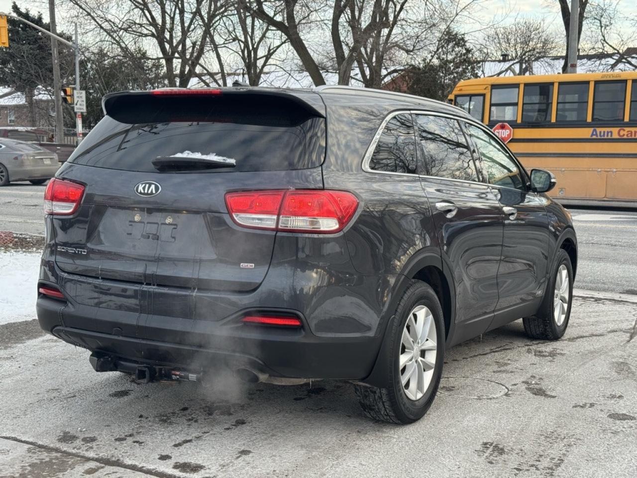 2018 Kia Sorento 2.4L LX 4dr All-wheel Drive Automatic Photo2