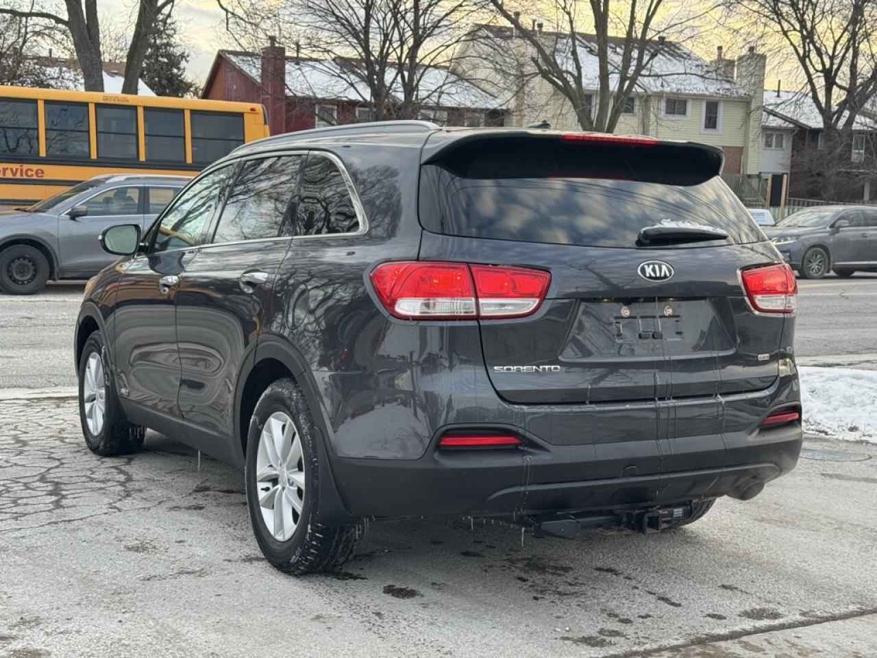 2018 Kia Sorento 2.4L LX 4dr All-wheel Drive Automatic Photo4