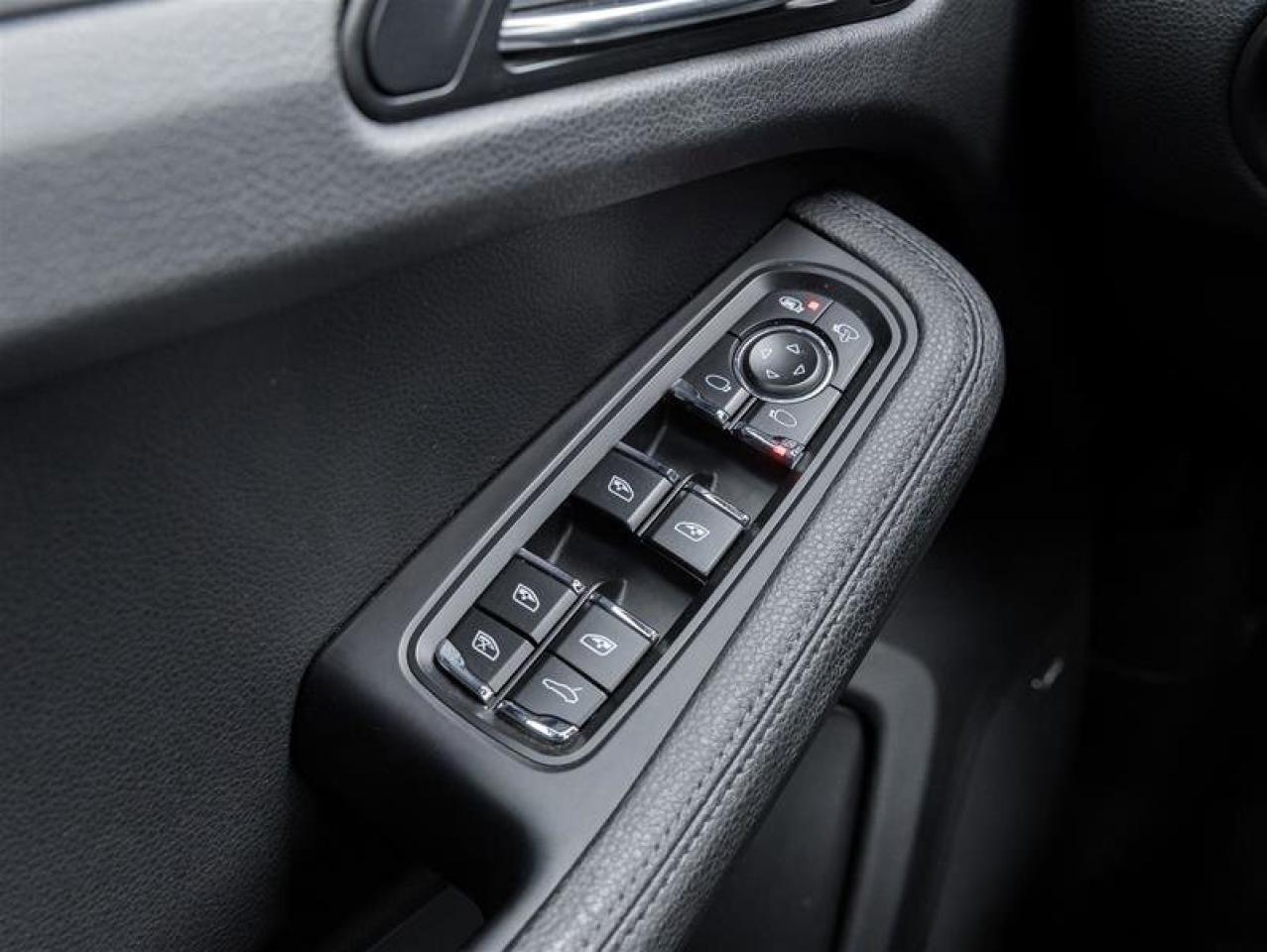 2018 Porsche Macan AWD Premium Pkg Plus Lane Change Assist Porsche Cr Photo