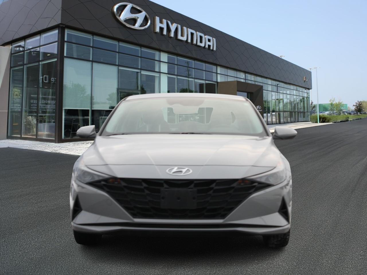 2022 Hyundai Elantra Essential CPO  / Backup Camera / Alloys Photo