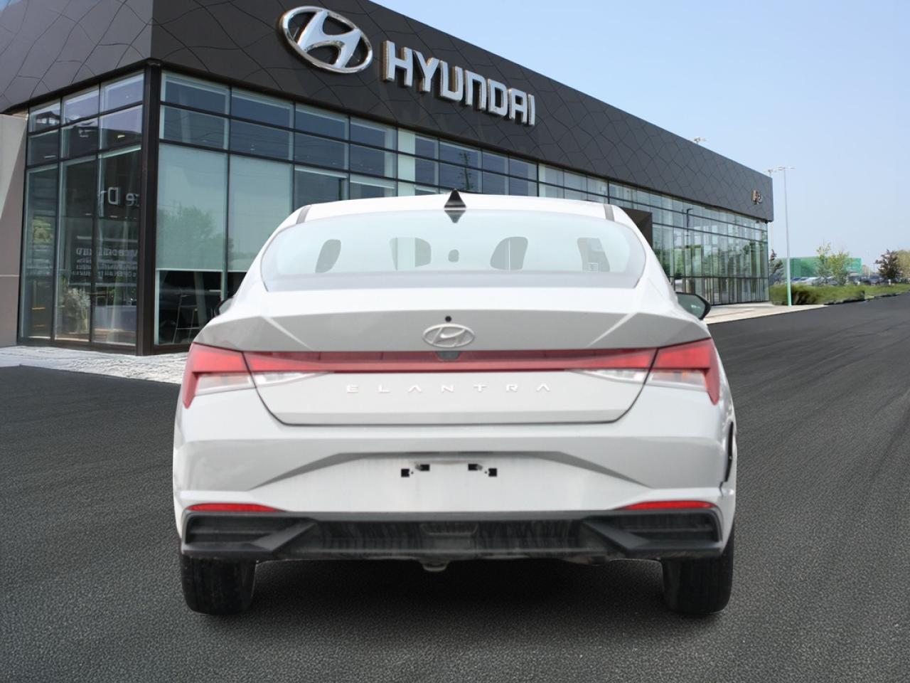 2022 Hyundai Elantra Essential CPO  / Backup Camera / Alloys Photo4