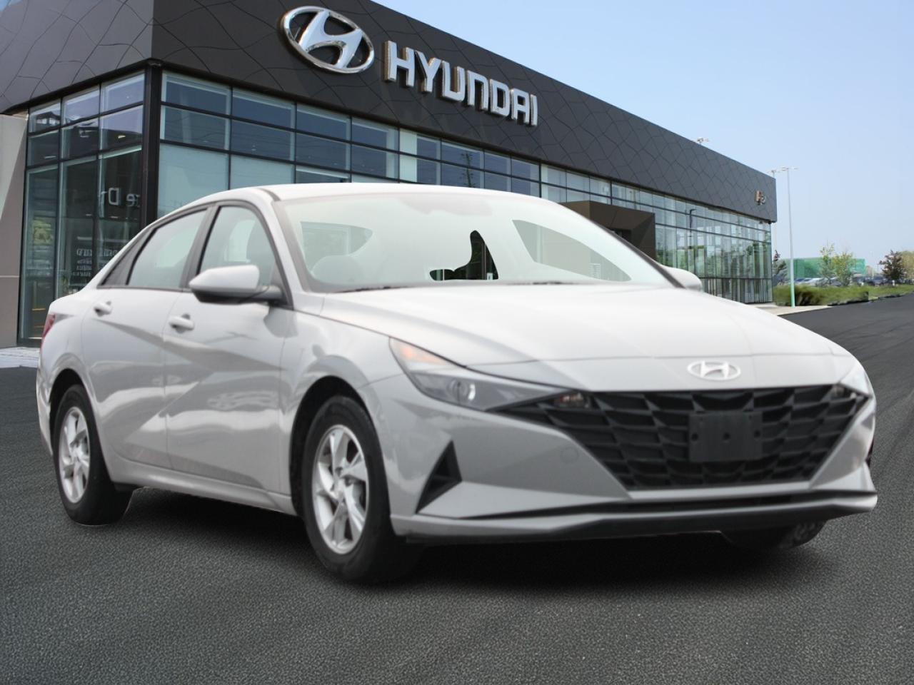 2022 Hyundai Elantra Essential CPO  / Backup Camera / Alloys Photo2