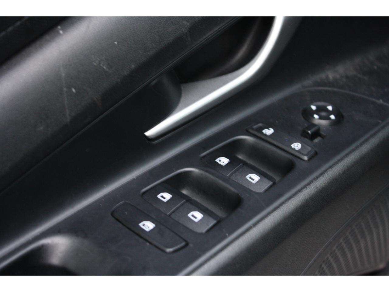 2022 Hyundai Elantra Essential CPO  / Backup Camera / Alloys Photo