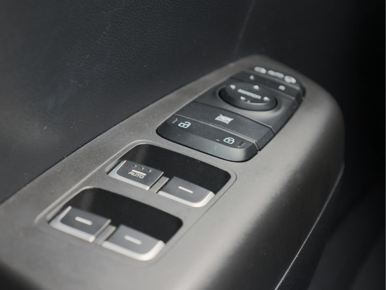 2022 Kia Sportage EX S AWD   Pano Roof   Push Start   Htd Steering Photo