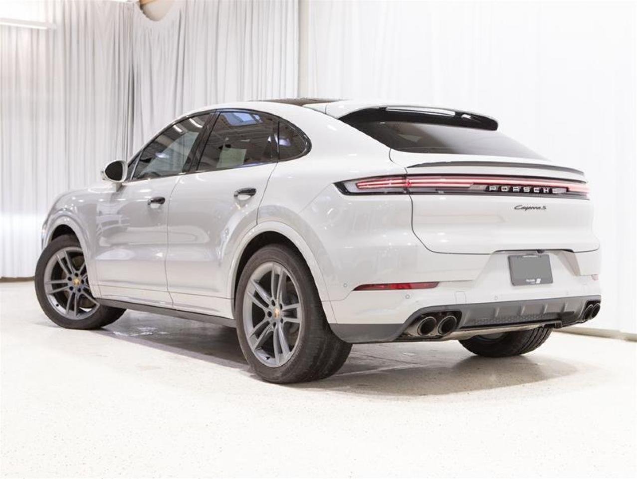2024 Porsche Cayenne S Coupe AWD Photo