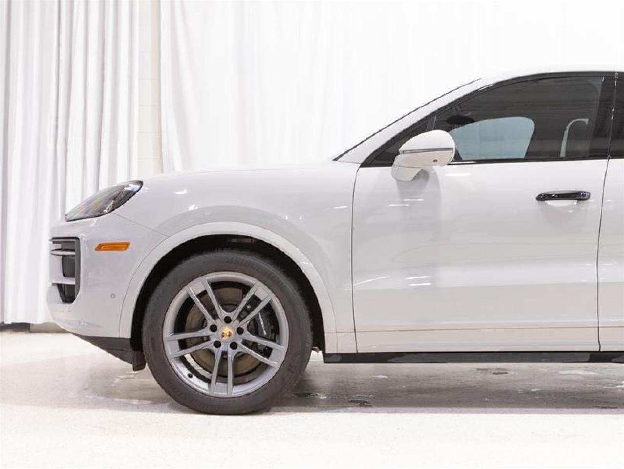 2024 Porsche Cayenne S Coupe AWD Photo