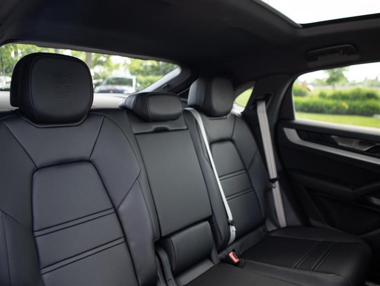 2024 Porsche Cayenne S Coupe AWD Photo