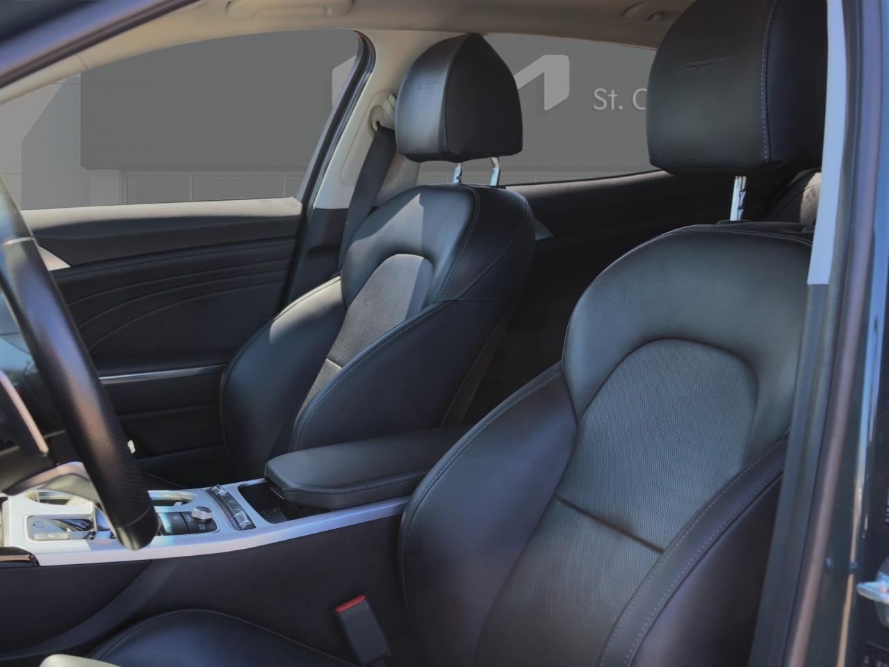 2022 Kia Stinger GT Limited AWD   Cooled Seat   NAVI   Leather Photo