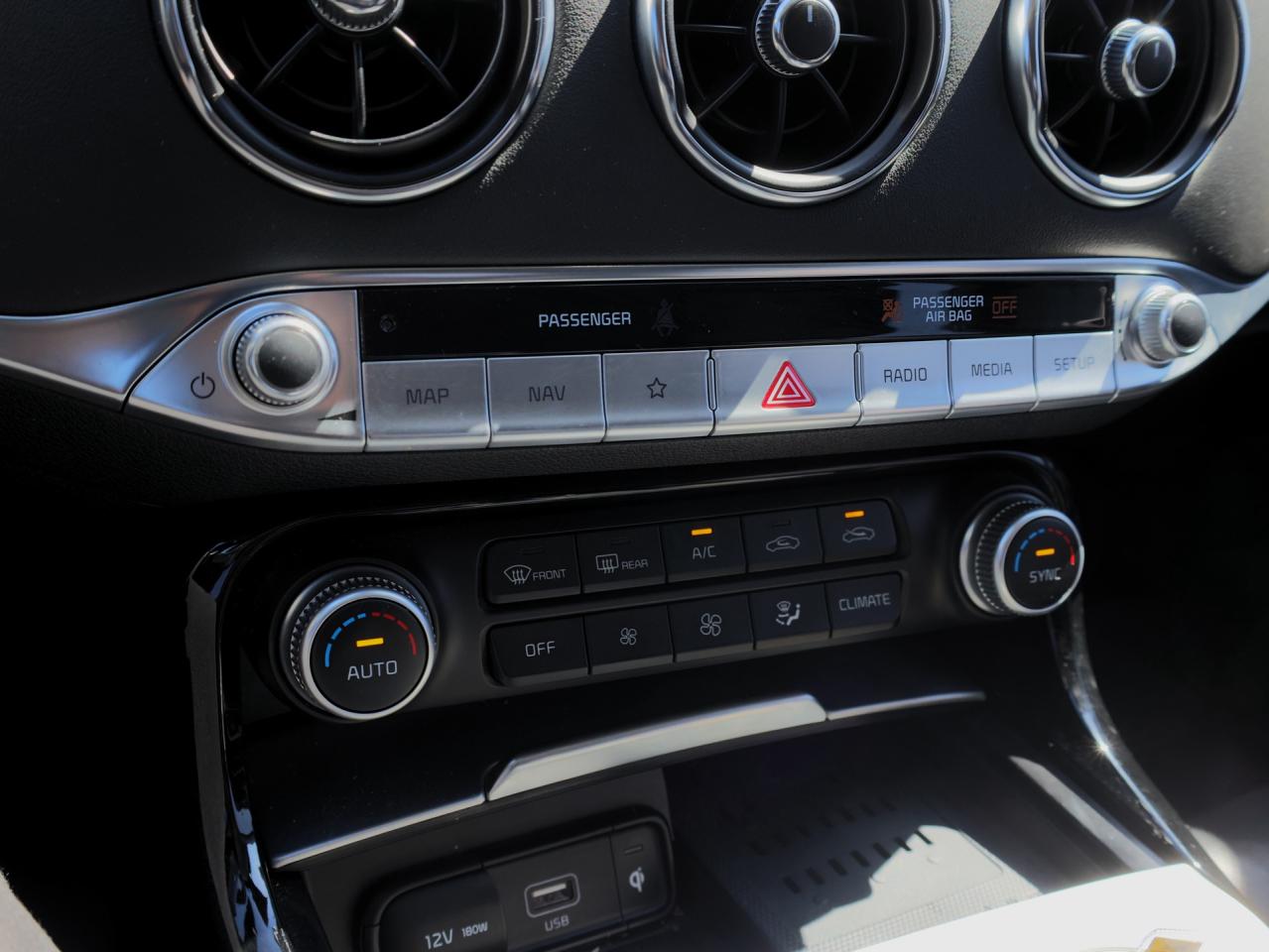 2022 Kia Stinger GT Limited AWD   Cooled Seat   NAVI   Leather Photo