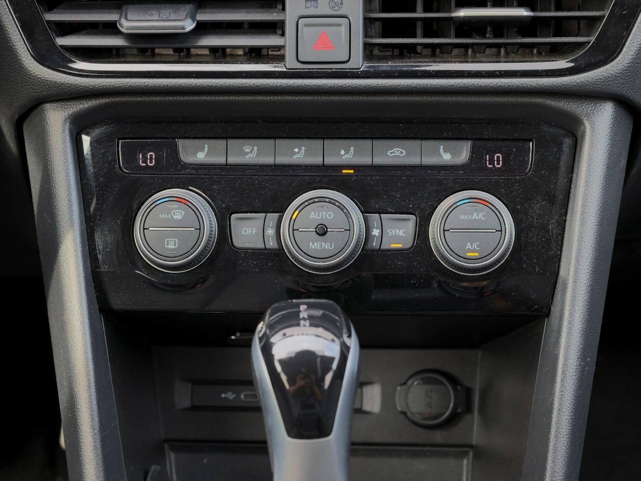 2024 Volkswagen Taos Comfortline 4MOTION   Climate Ctrl   Push Start Photo