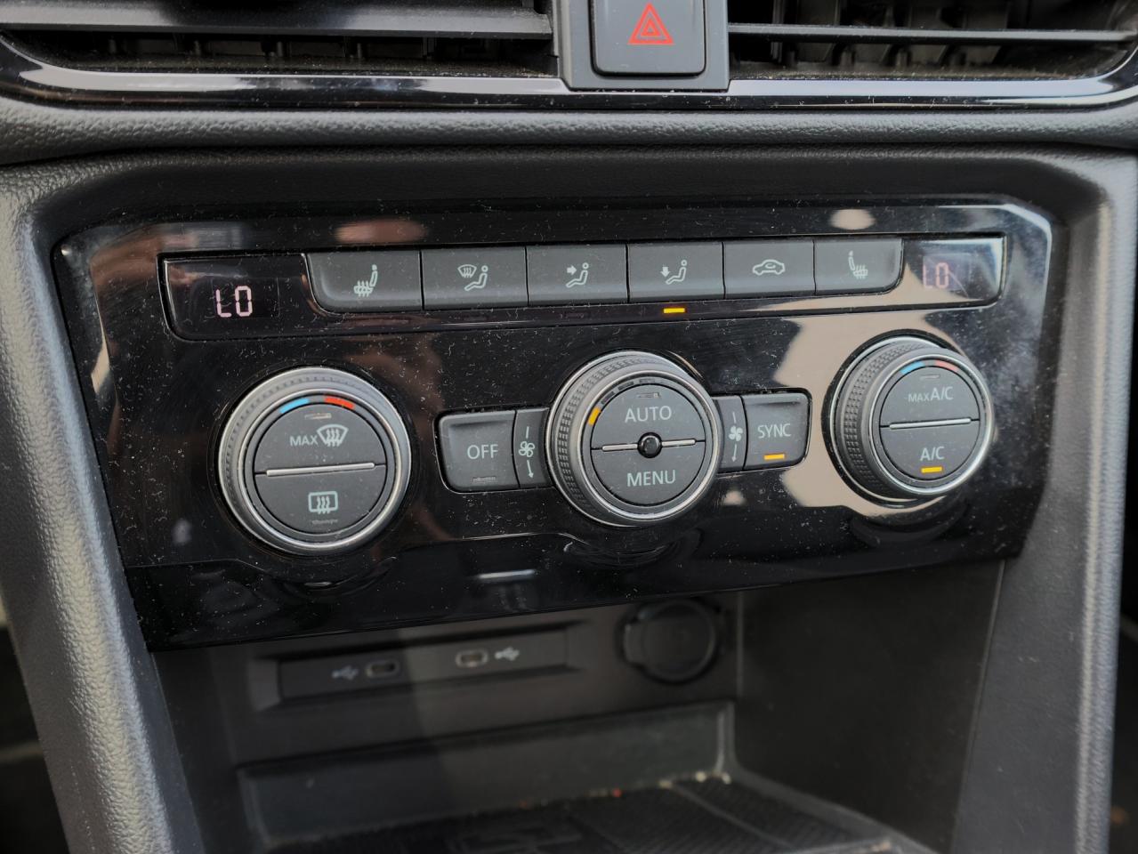 2024 Volkswagen Taos Comfortline 4MOTION   Climate Ctrl   Push Start Photo