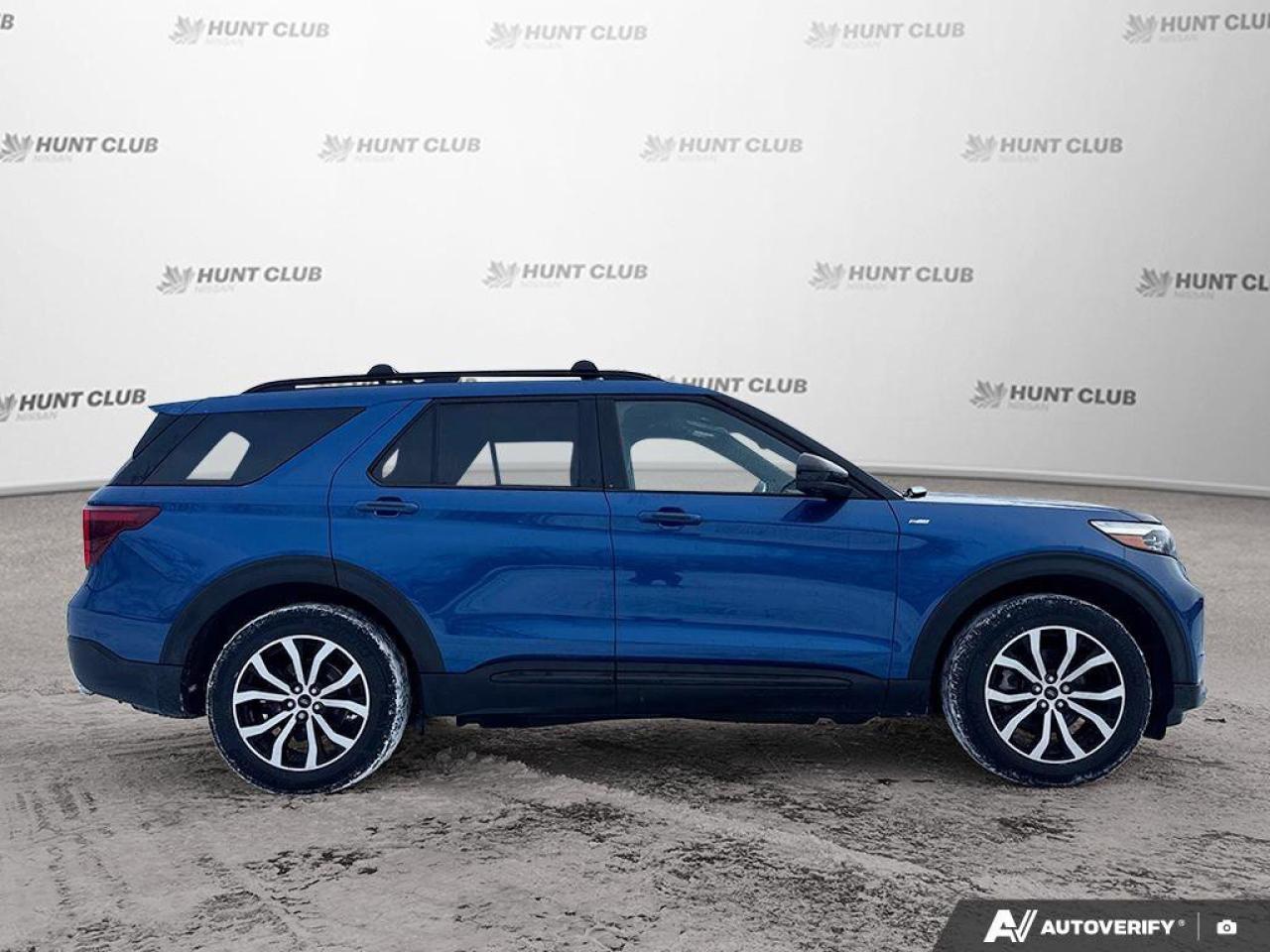 2022 Ford Explorer ST-Line Photo
