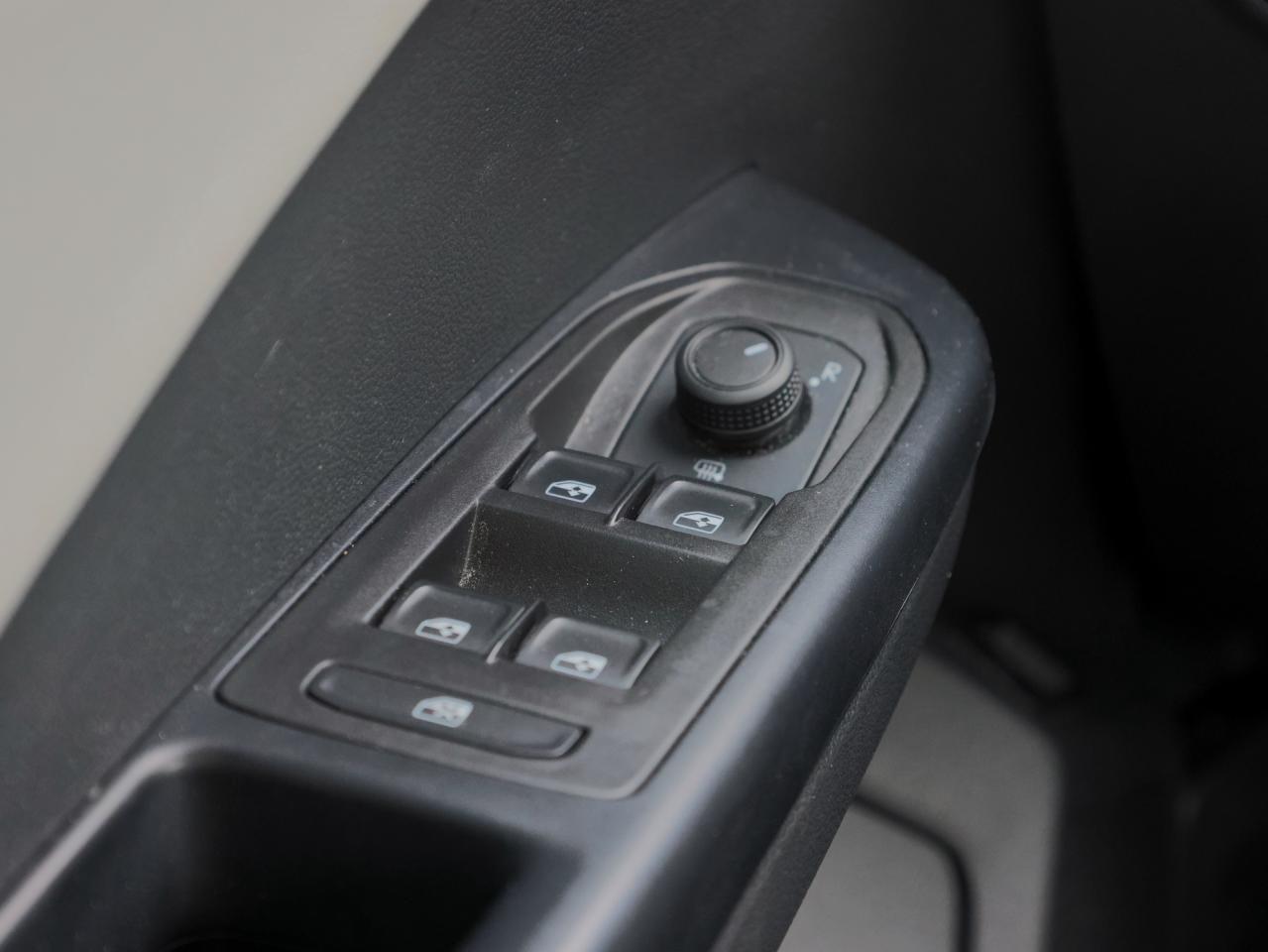 2024 Volkswagen Taos Comfortline 4MOTION   Climate Ctrl   Push Start Photo