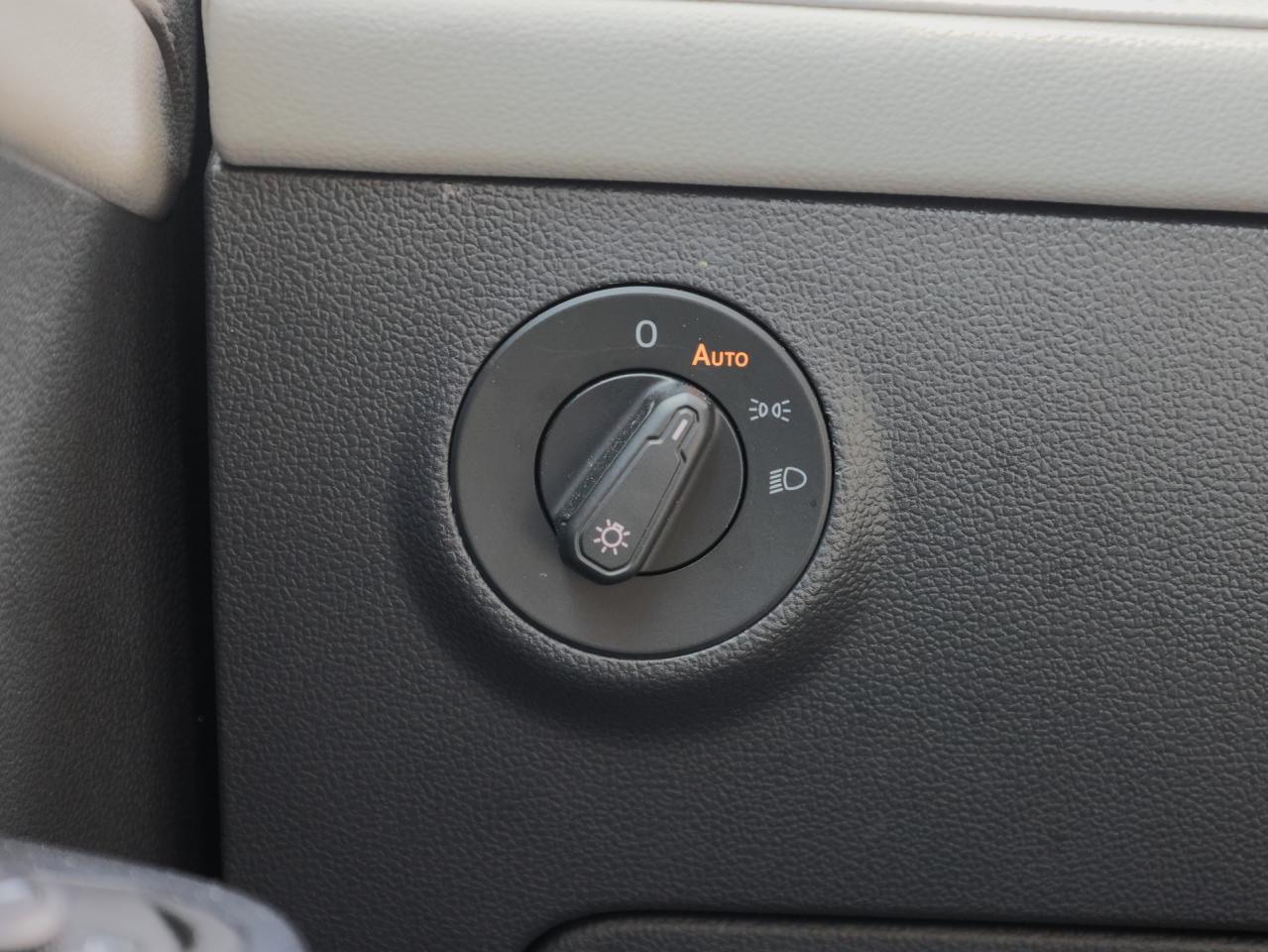 2024 Volkswagen Taos Comfortline 4MOTION   Climate Ctrl   Push Start Photo