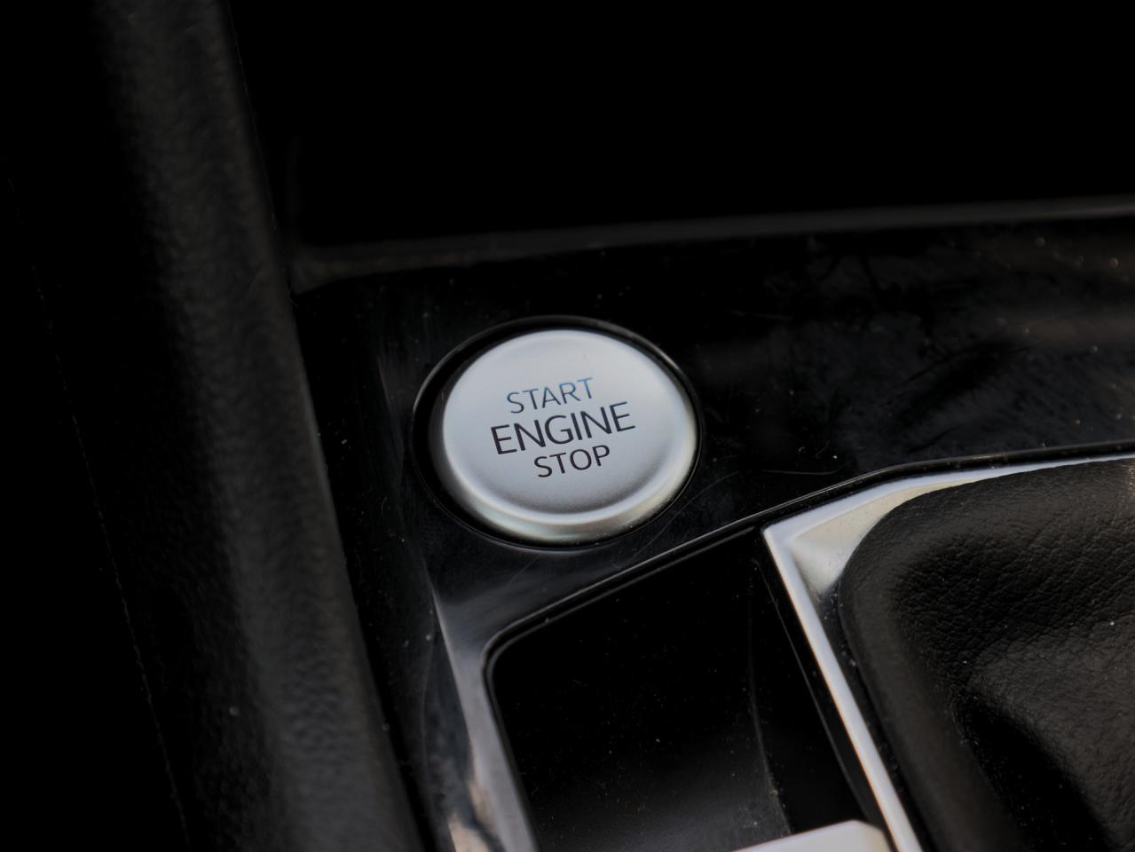 2024 Volkswagen Taos Comfortline 4MOTION   Climate Ctrl   Push Start Photo