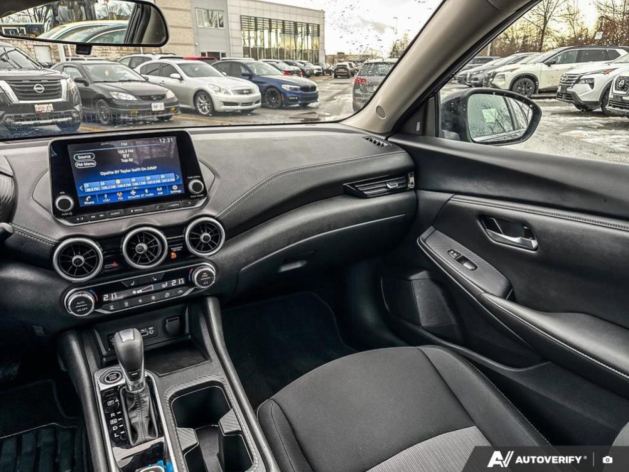 2024 Nissan Sentra SV Photo