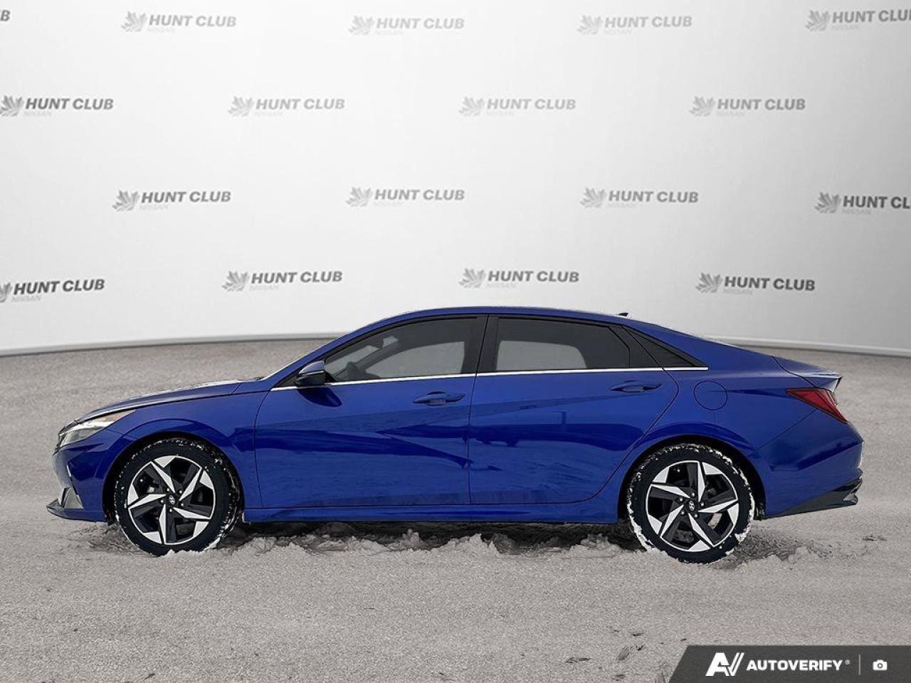 2023 Hyundai Elantra Luxury Photo