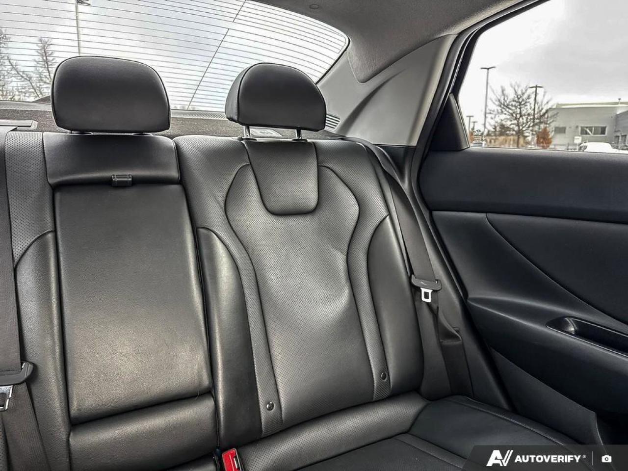 2023 Hyundai Elantra Luxury Photo