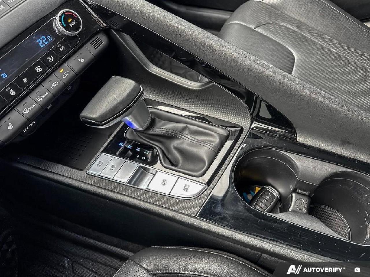 2023 Hyundai Elantra Luxury Photo