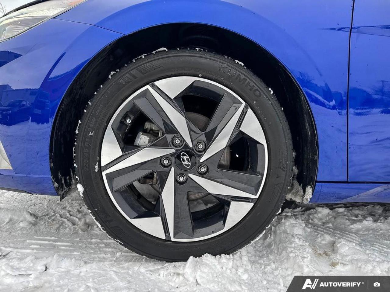 2023 Hyundai Elantra Luxury Photo