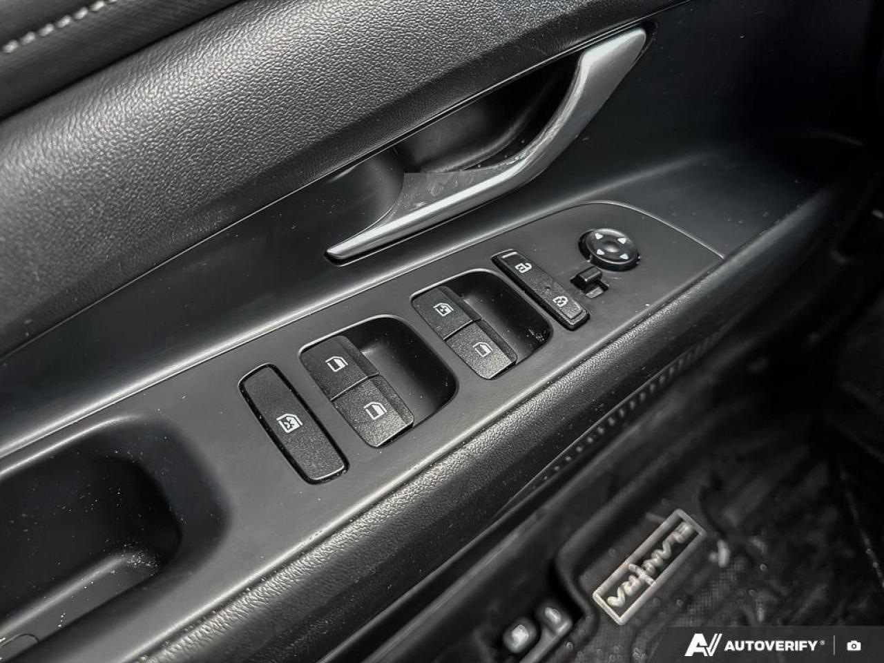 2023 Hyundai Elantra Luxury Photo